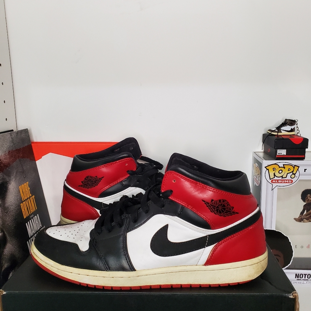 Jordan 1 Mid Old Love